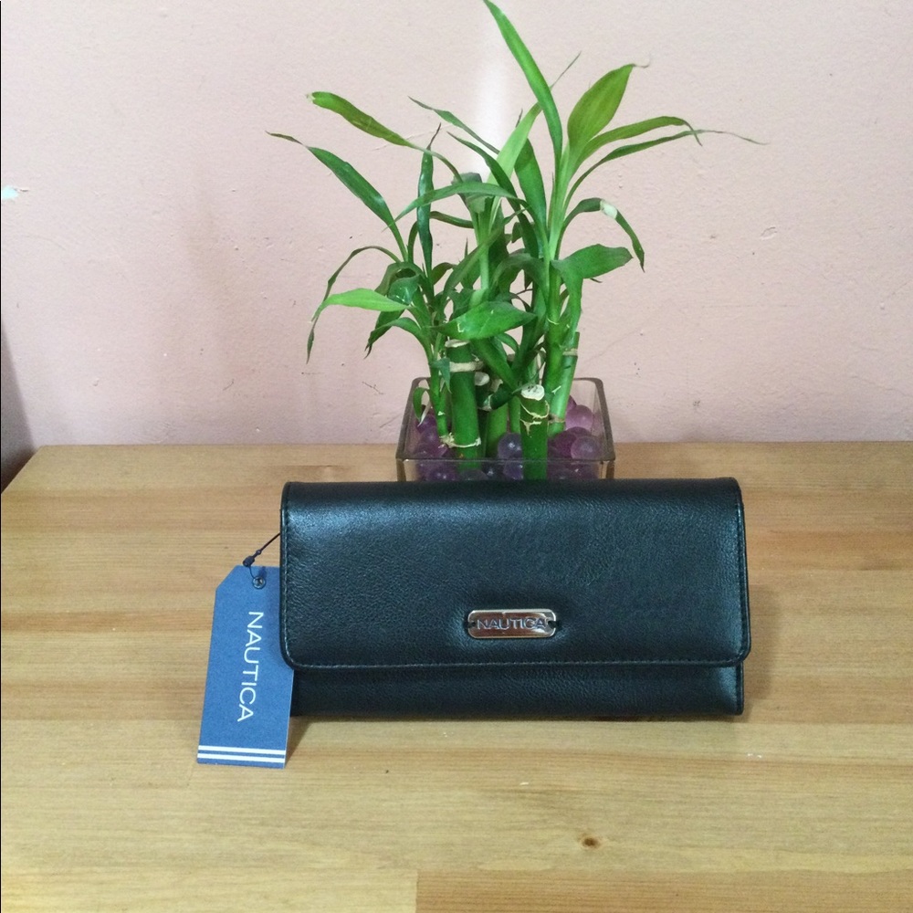 Nautica Womens Money Manager Wallet